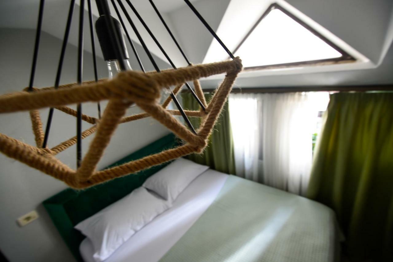 Hotel Niku Tirana Esterno foto