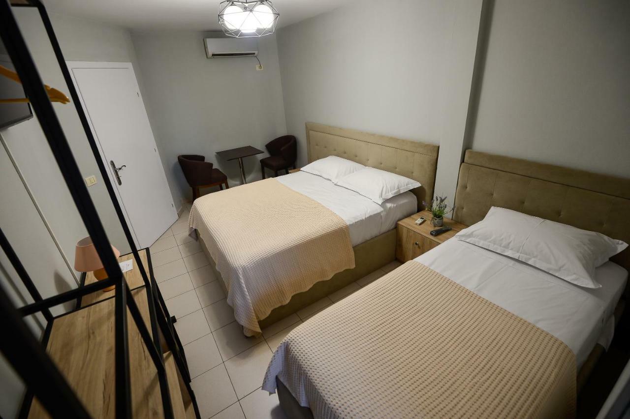 Hotel Niku Tirana Esterno foto