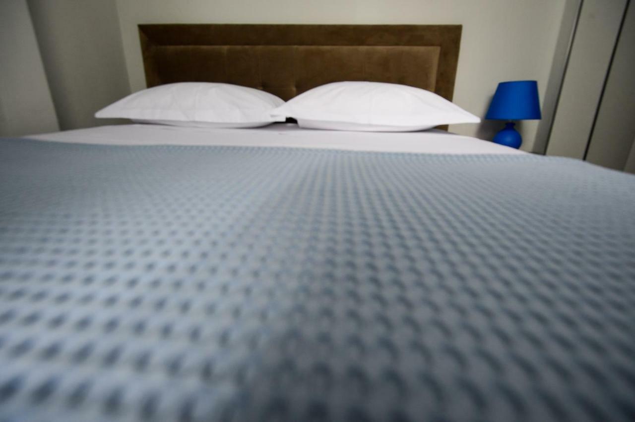 Hotel Niku Tirana Esterno foto