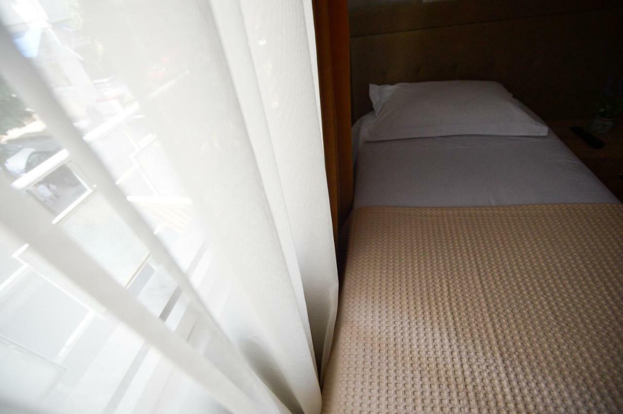 Hotel Niku Tirana Esterno foto